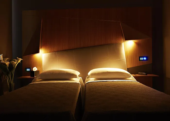 Hotel The Building 4*