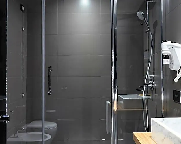The Building Hotel 4*